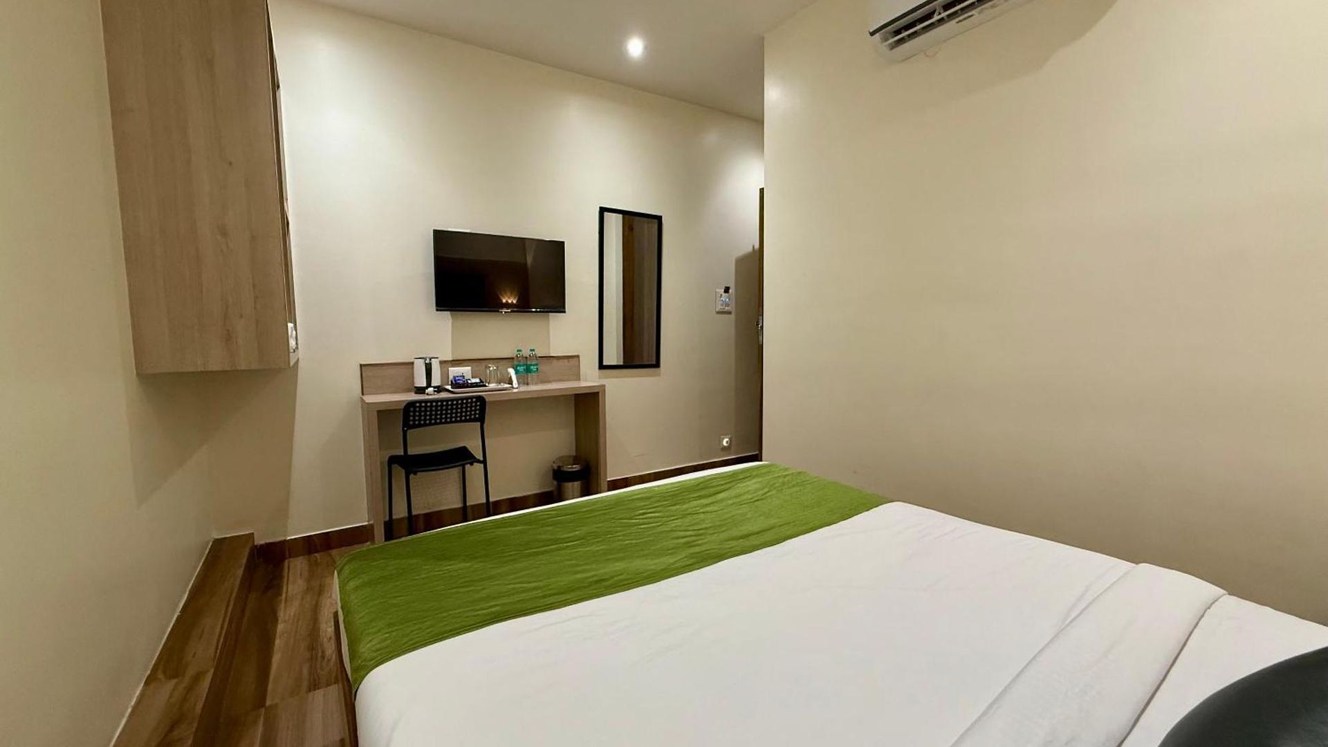 Riza Nesco Exhibition Centre Goregoan Hotel 3*