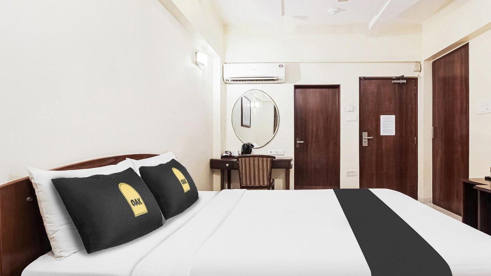 Townhouse Oak Shubhangan Near Juhu 4*