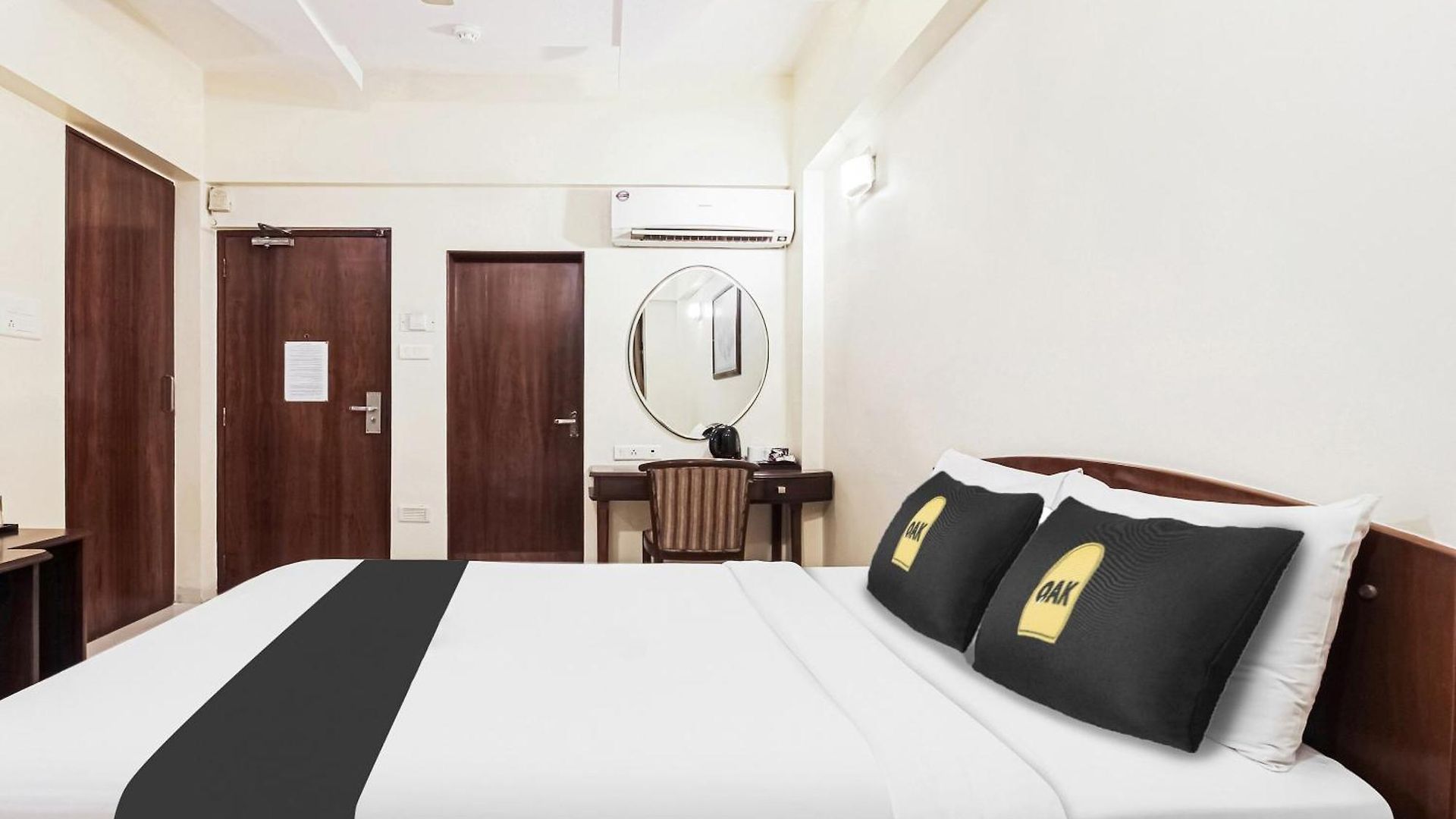 Townhouse Oak Shubhangan Near Juhu Mumbai