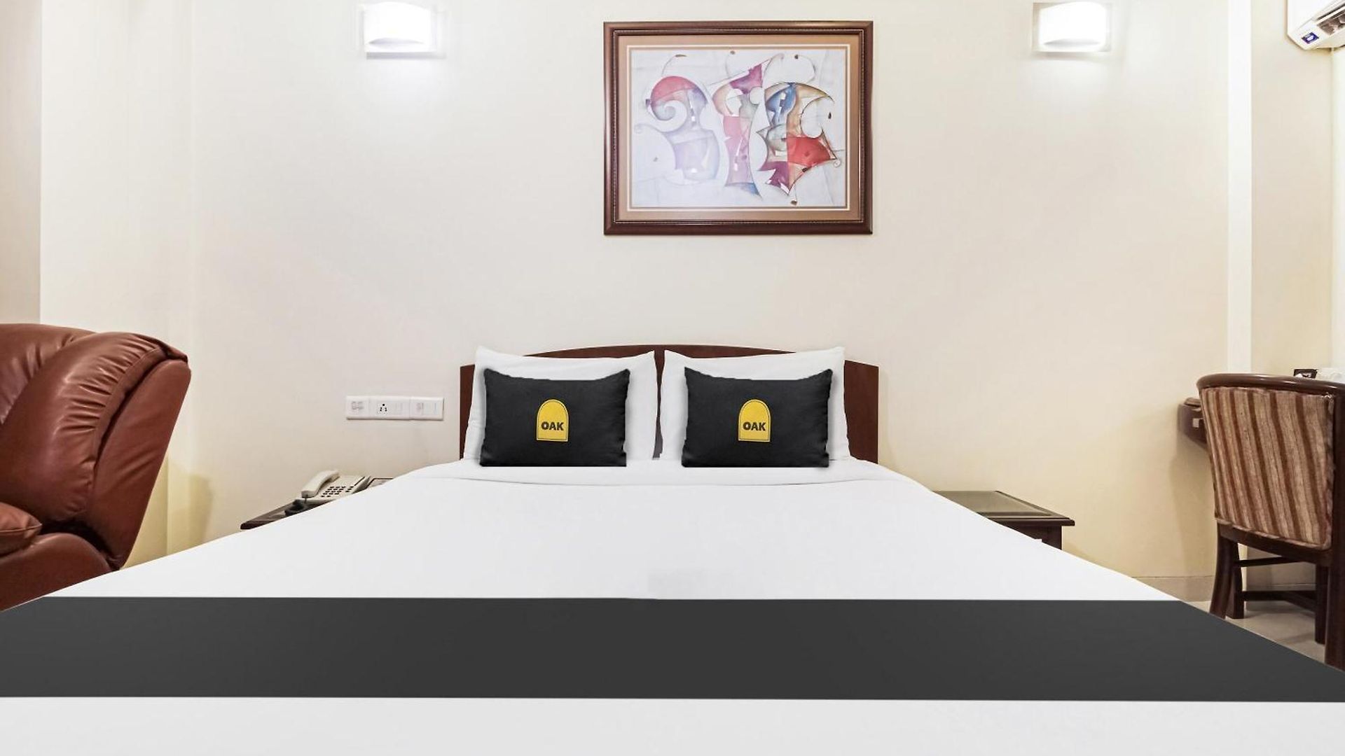 Hotel Townhouse Oak Shubhangan Near Juhu