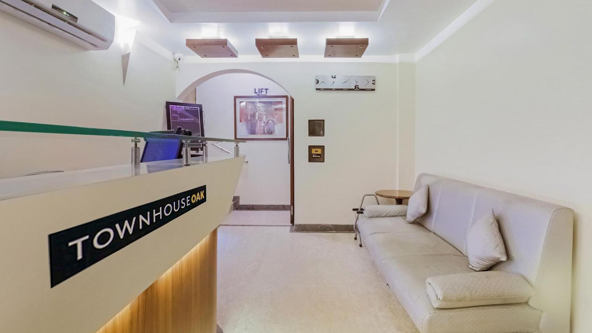 Townhouse Oak Shubhangan Near Juhu 4* Mumbai