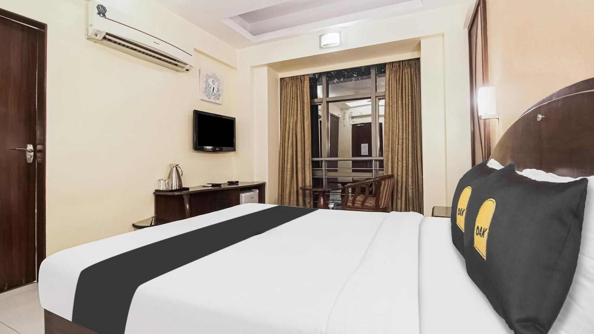 Townhouse Oak Shubhangan Near Juhu 4* Mumbai