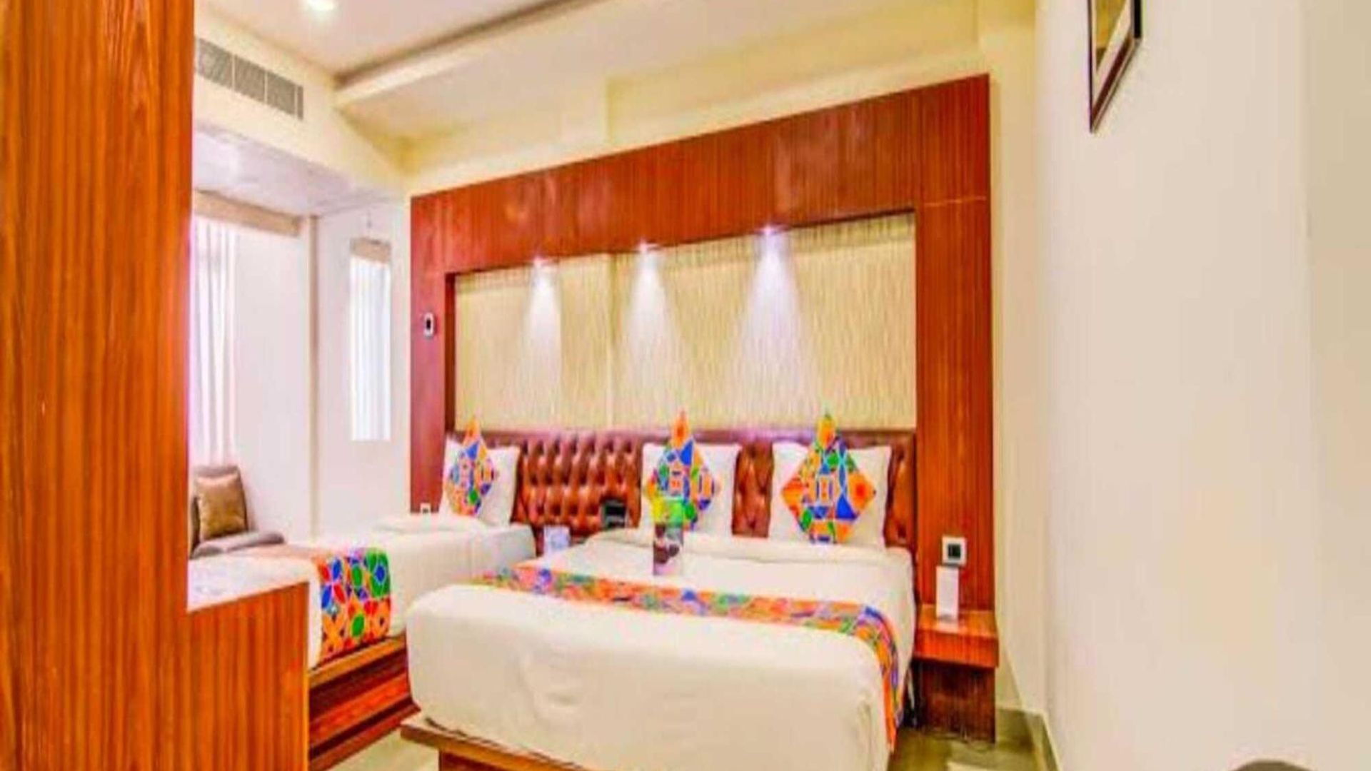Elegant Hotel 3*
