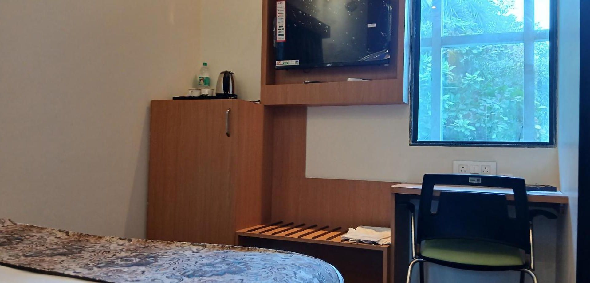 Shine Hospitality Premium Hotel