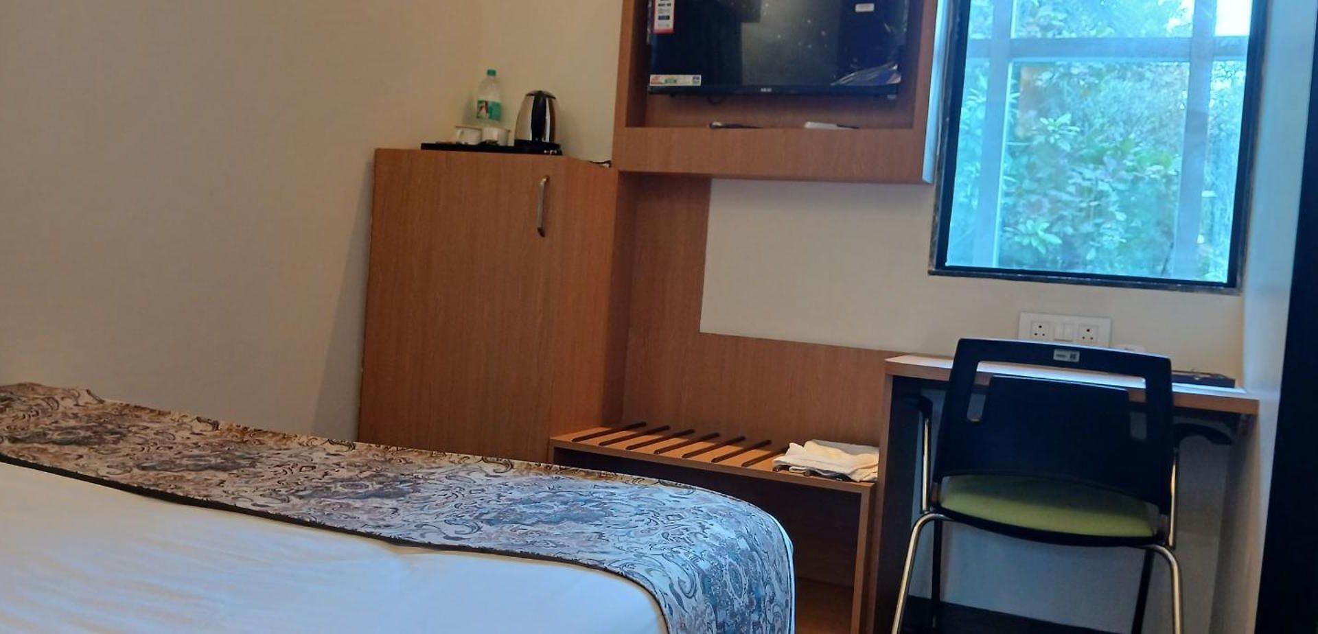 Shine Hospitality Premium Hotel