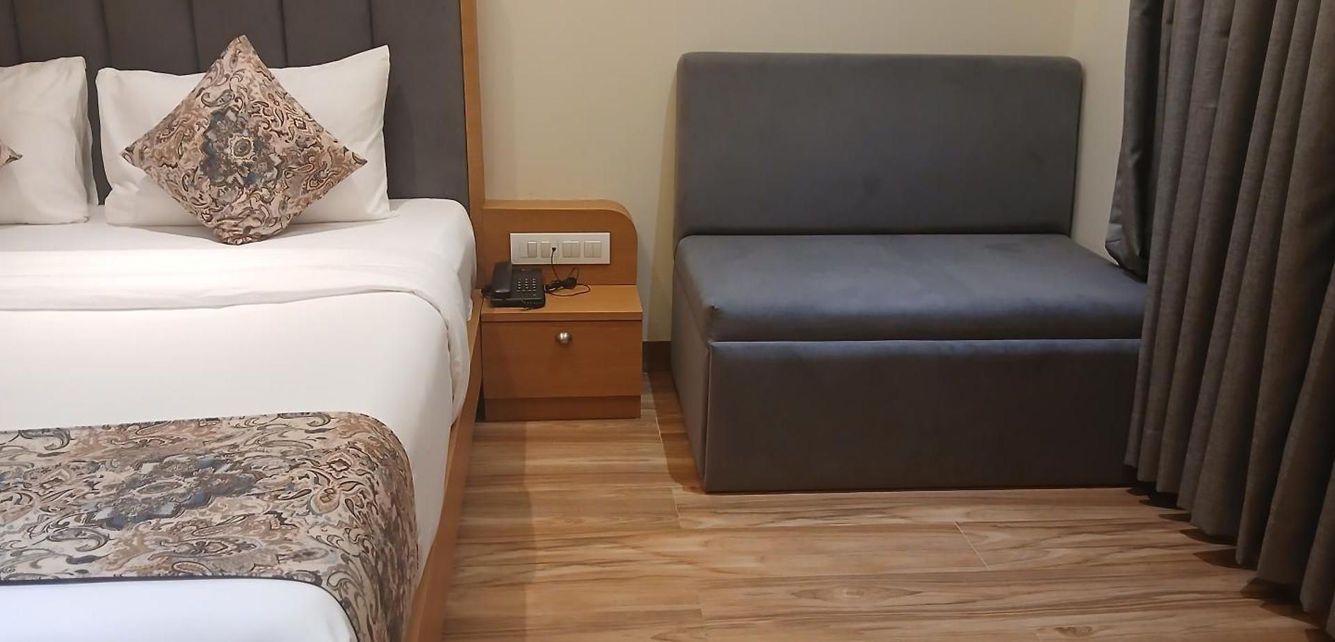Shine Hospitality Premium Hotel