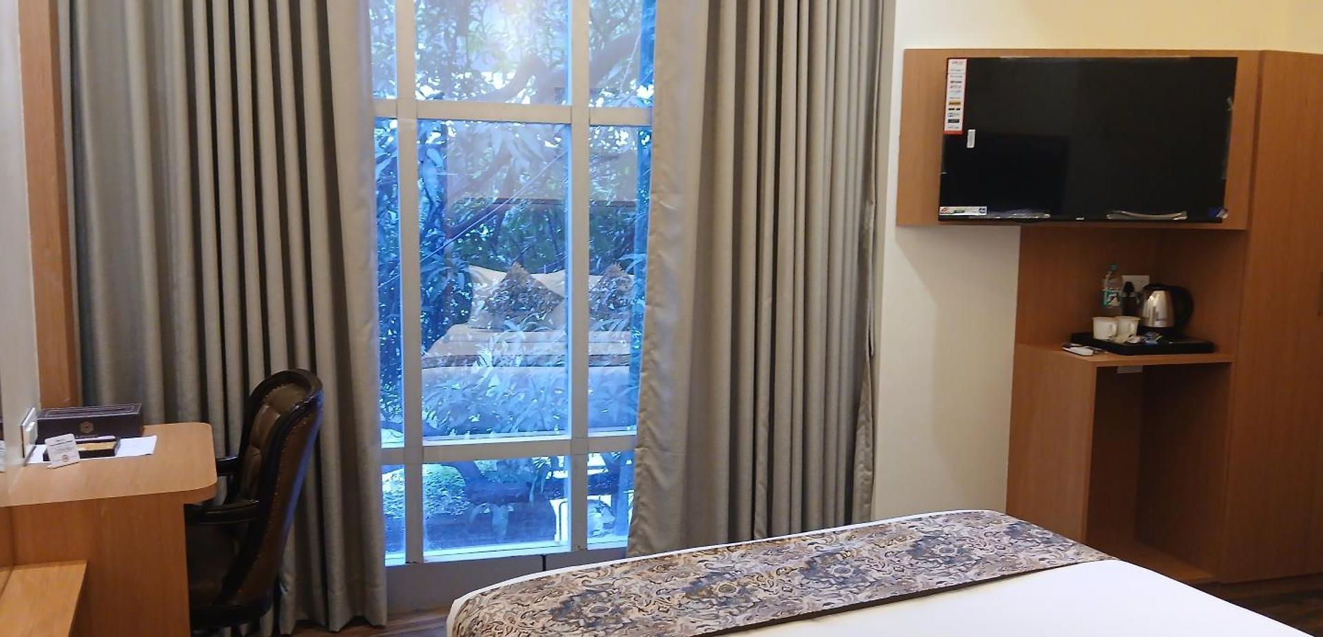 Shine Hospitality Premium Hotel