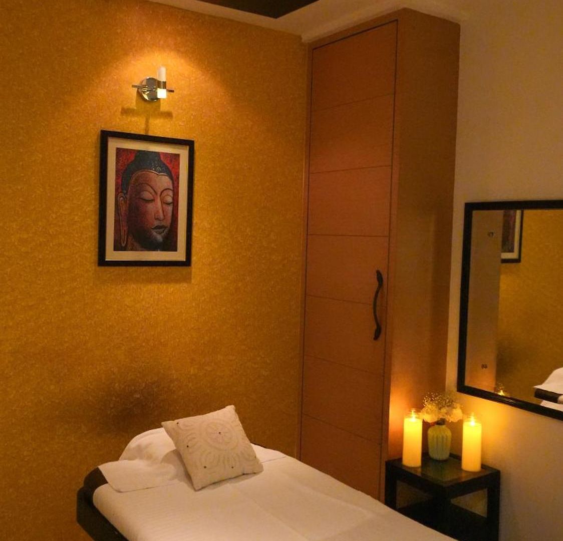 Club Emerald Mumbai