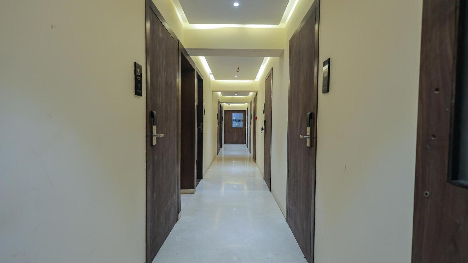Vishal Hall Inn *