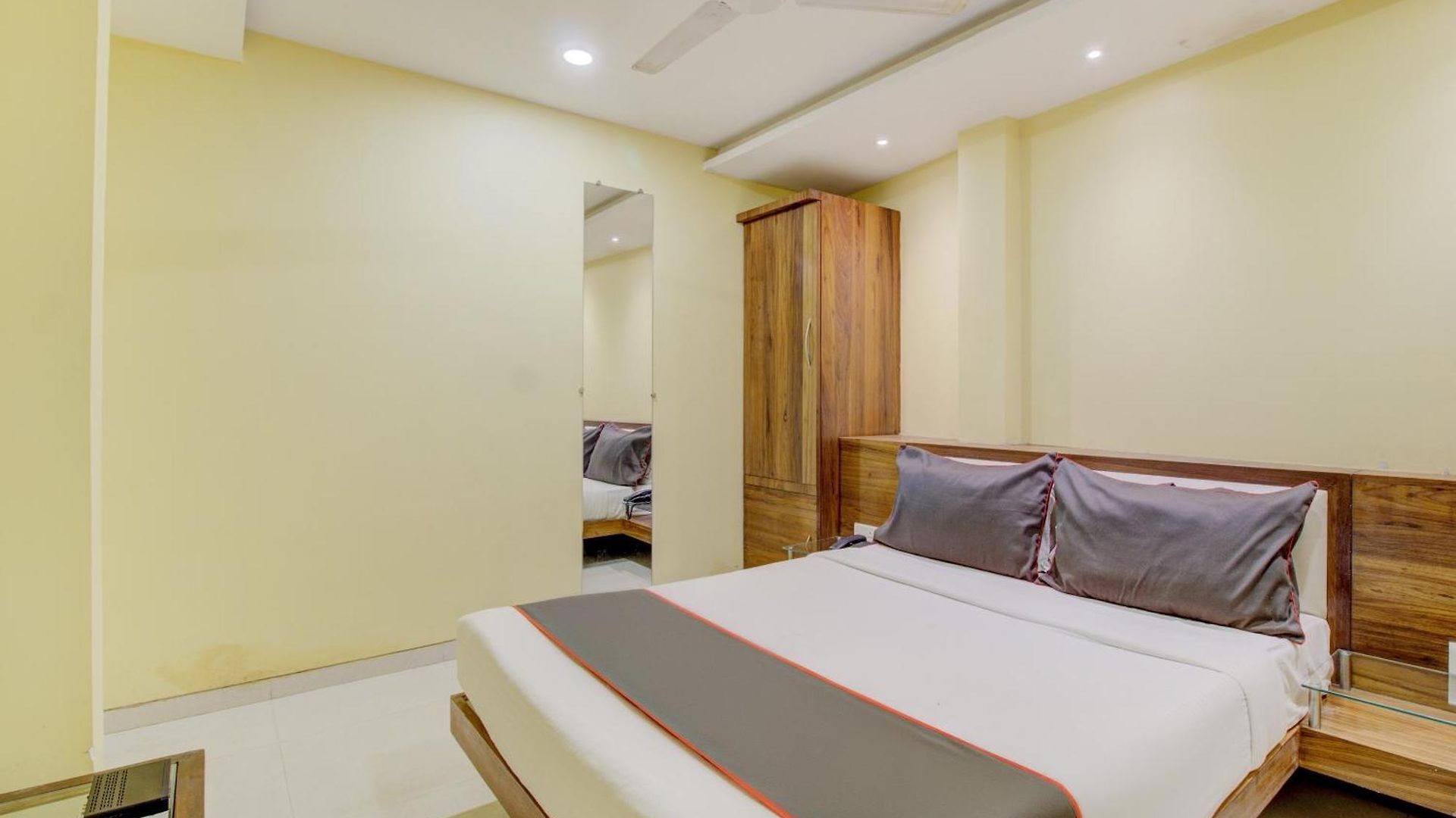 Hotel O Address Mumbai