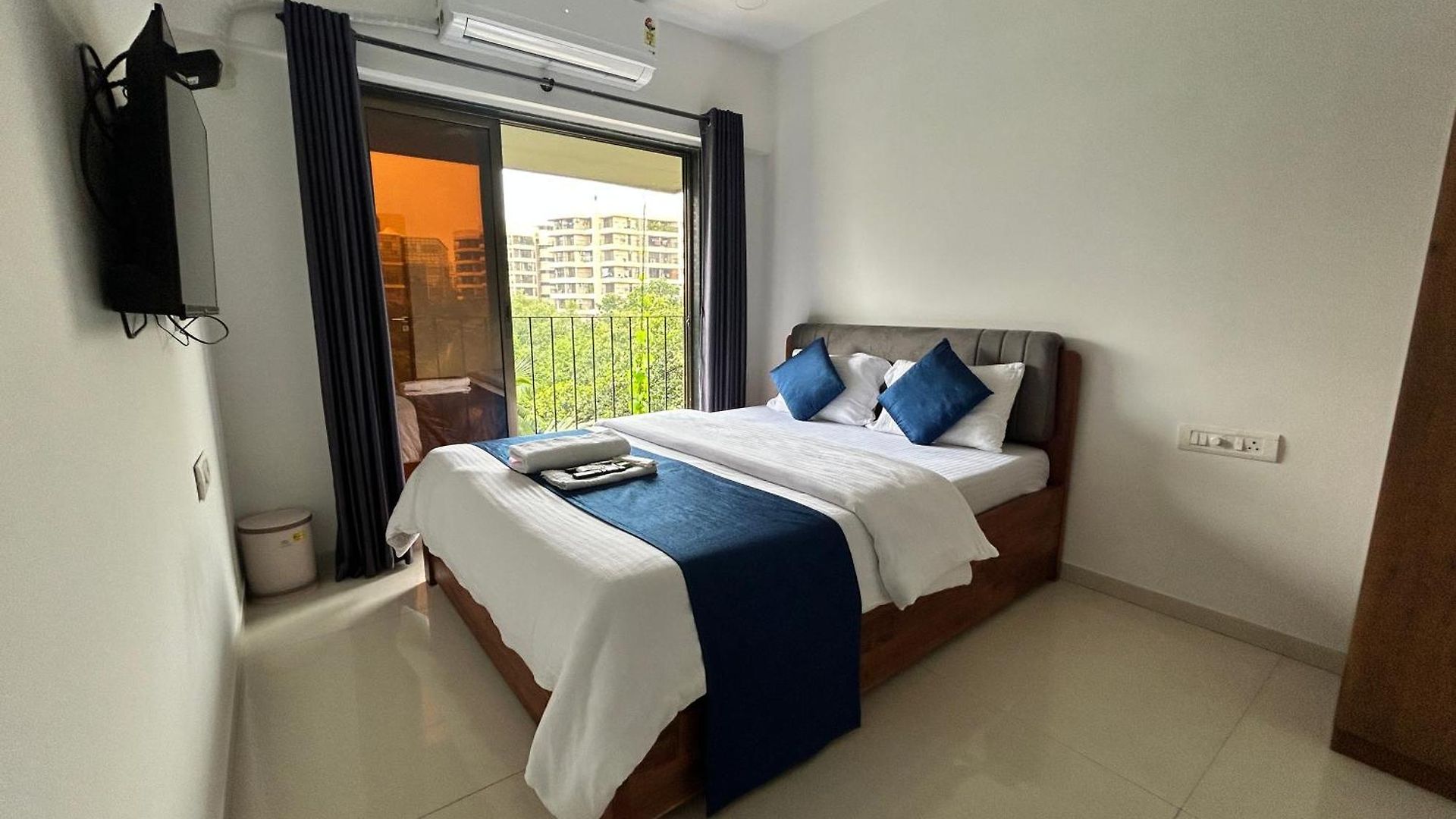 Aparthotel Zenith Homes - Elite , Near Chhatrapati Shivaji Maharaj International Airport Mumbai