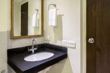 Hotel The Legend 3*