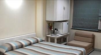 Airlines International Hotel 2*