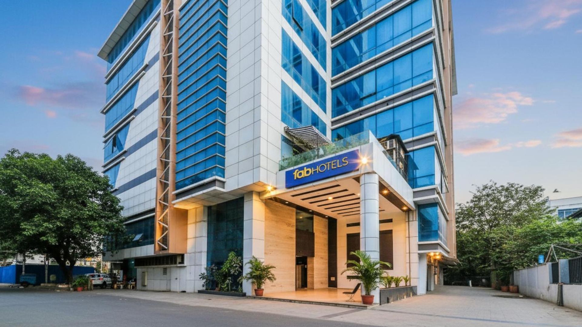 Fabhotel Aksa International 3* Mumbai