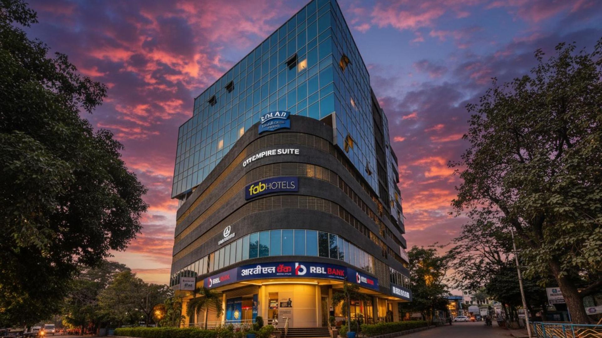 Via Empire Hotel 3*