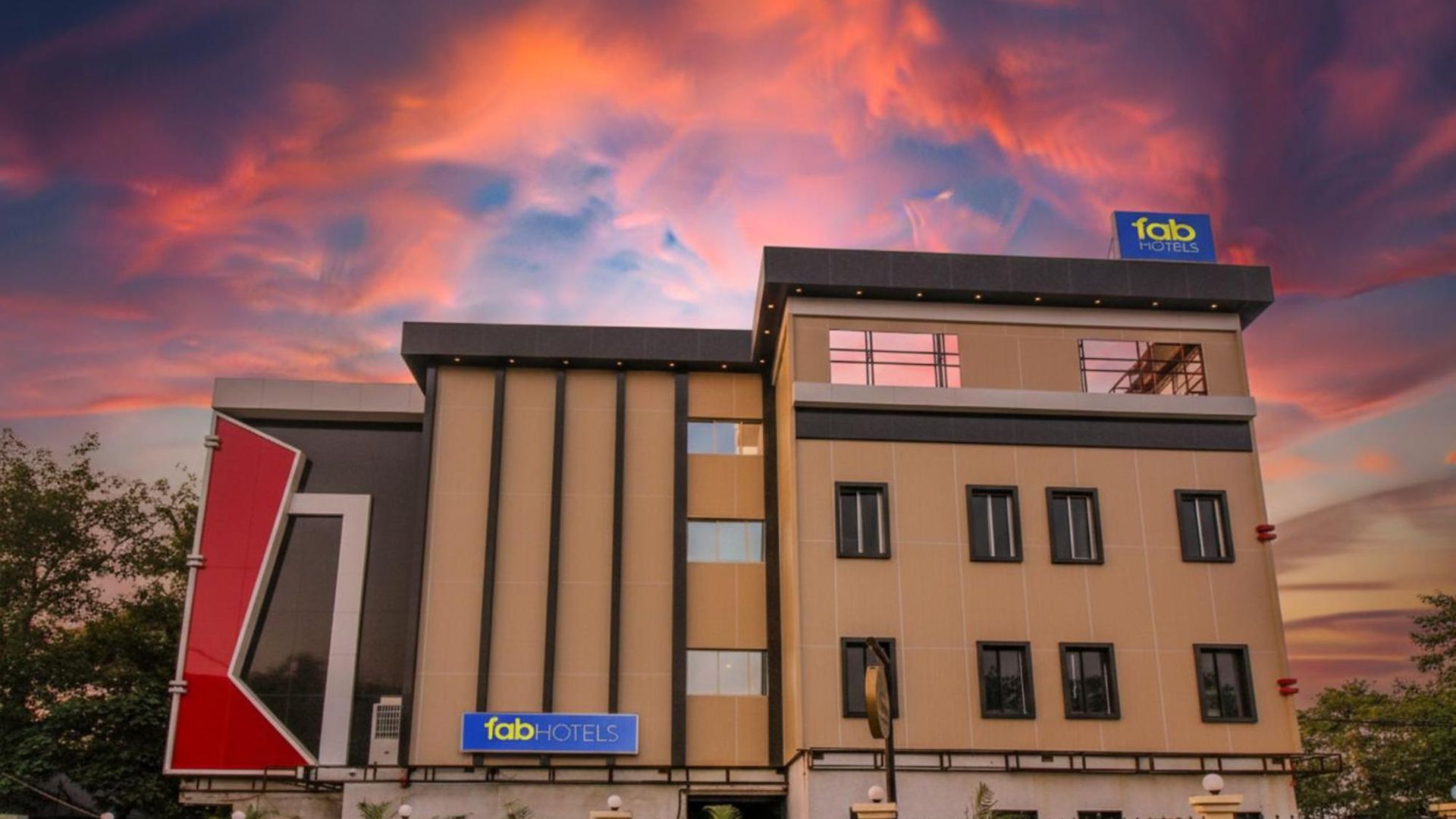 Hotel Fabhotel Rk International - Nr International Airport