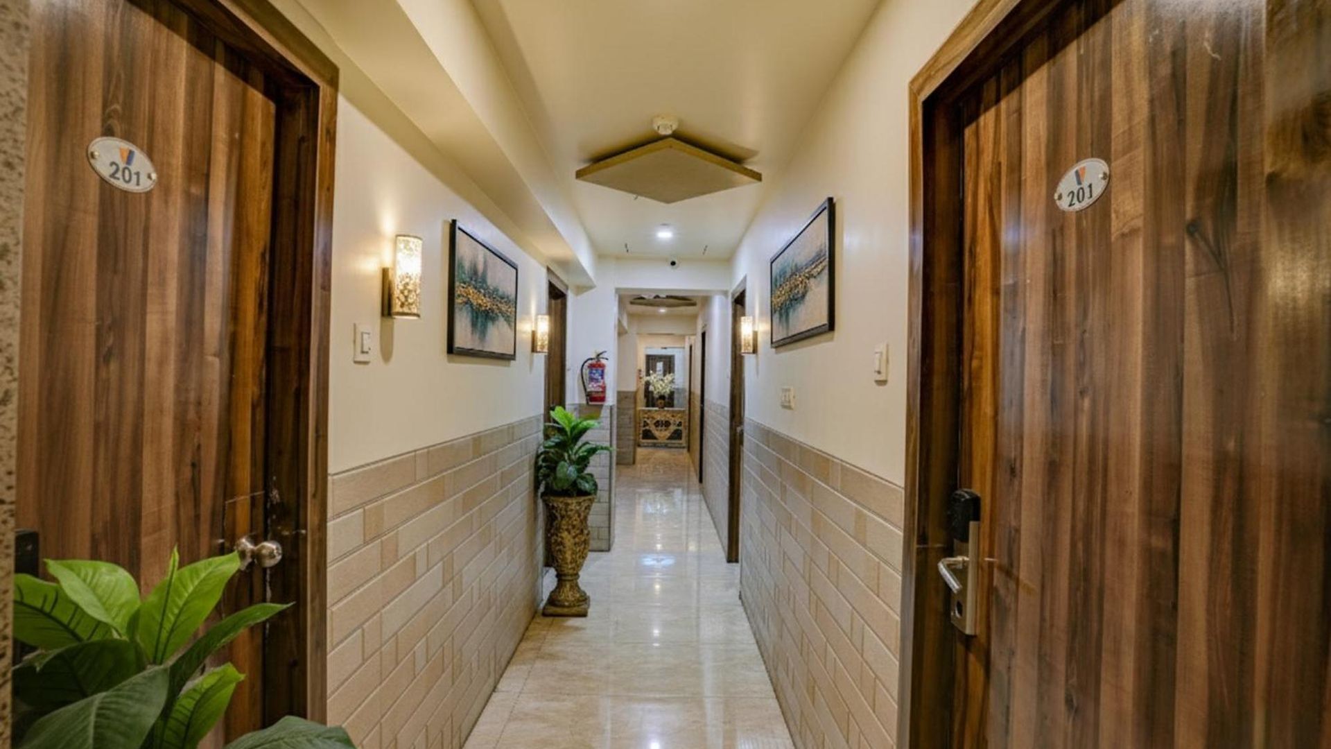Hotel Fabhotel Veera Residency - Nr Airport 3*