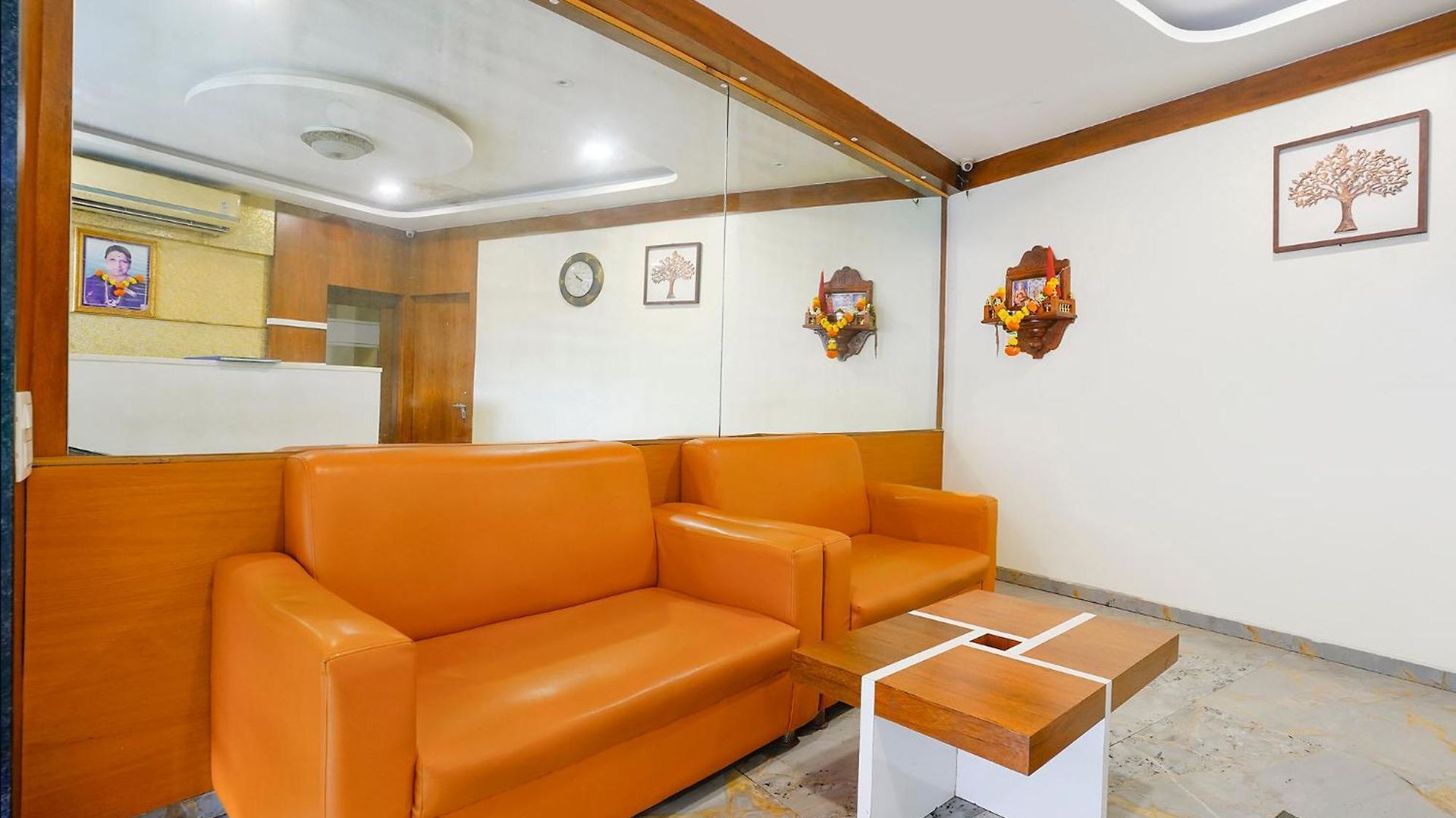 Fabhotel Ratna Mahal 3*