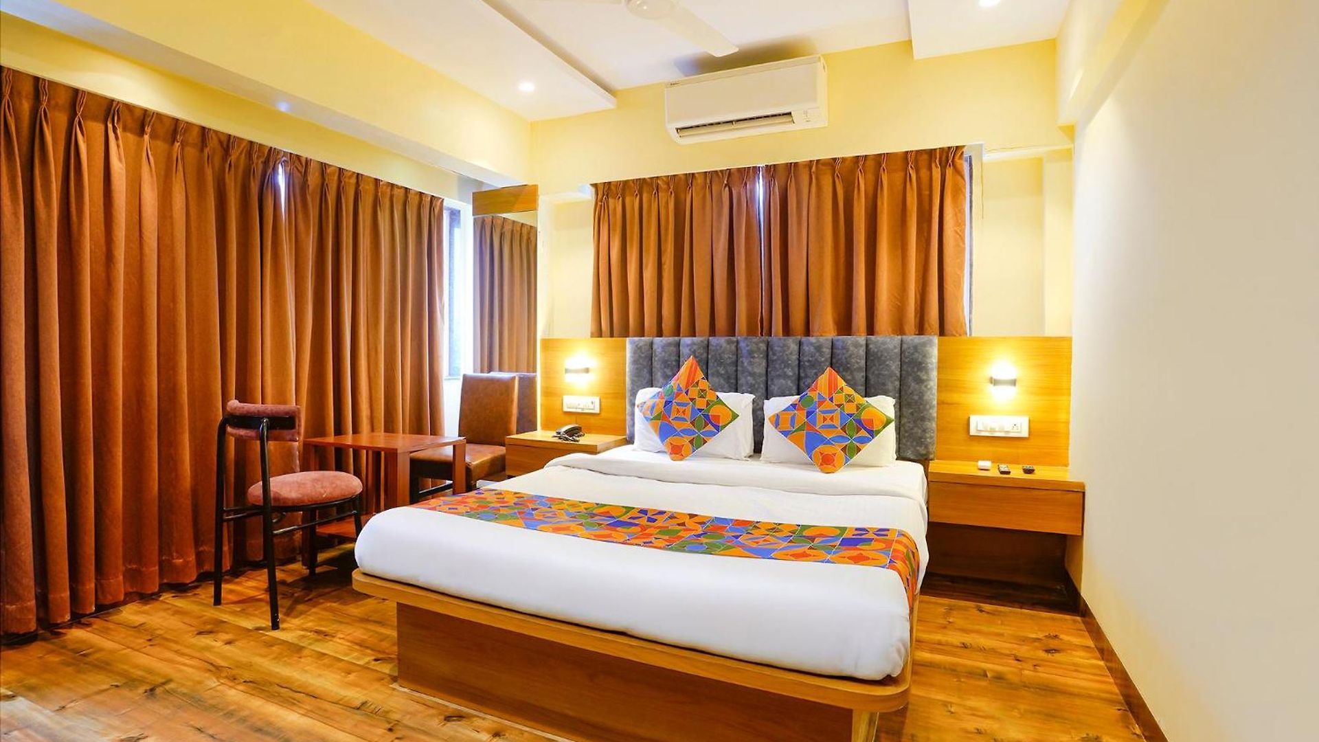 Fabhotel Ratna Mahal 3*