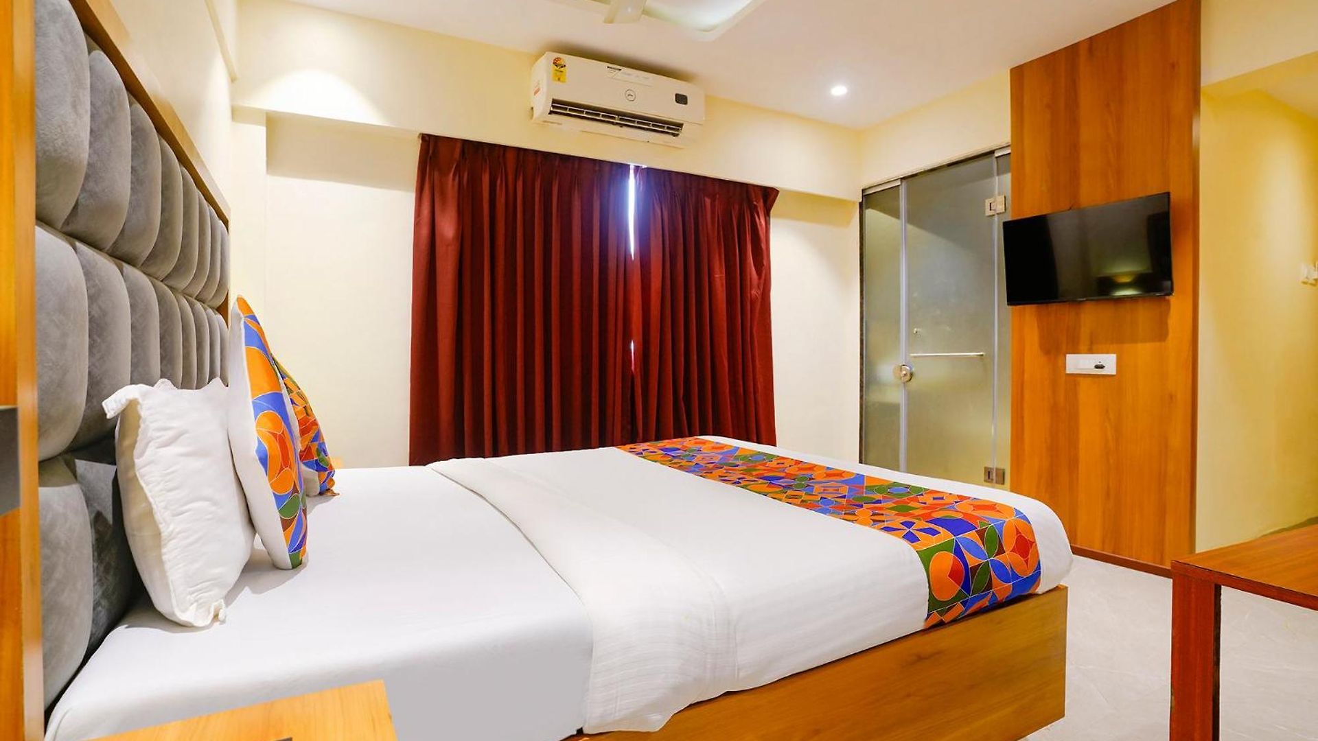 Fabhotel Ratna Mahal 3*