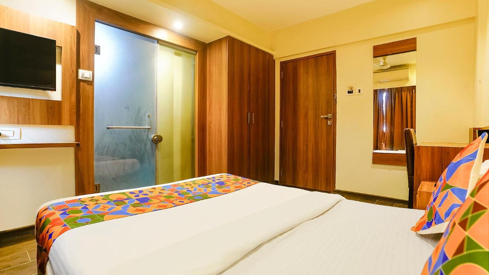 Fabhotel Ratna Mahal Hotel