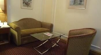 Regent Andheri Hotel 3*