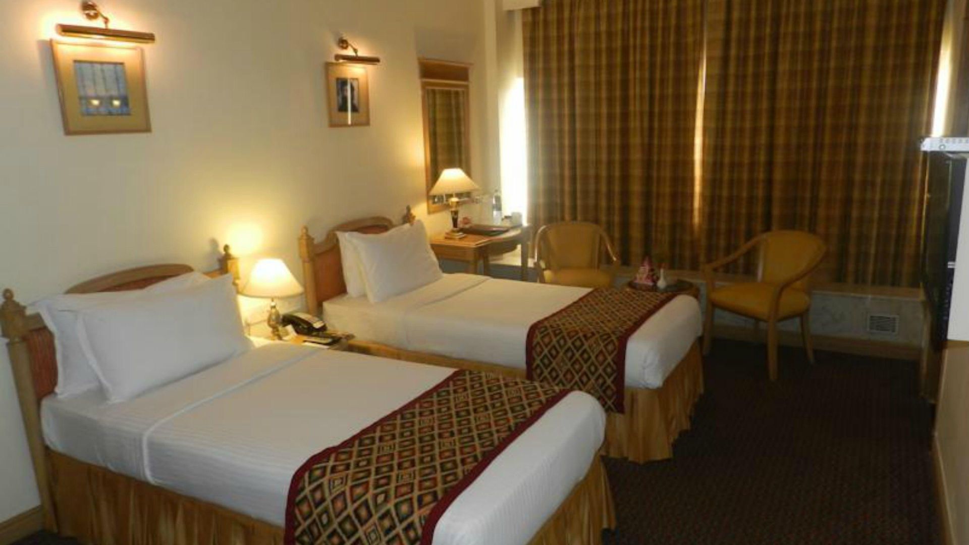 Fariyas , Colaba Hotel 4*