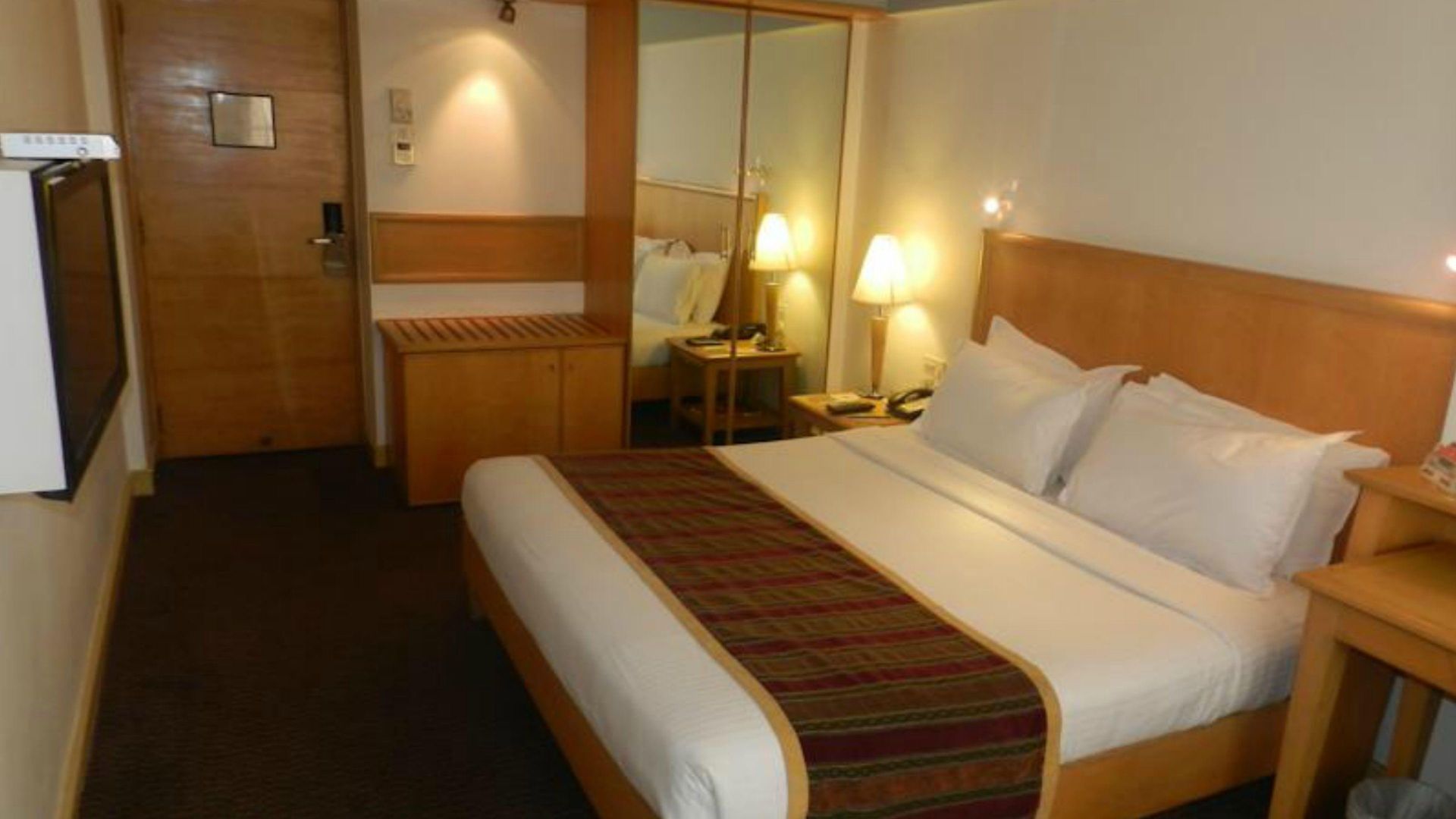 Fariyas , Colaba 4*