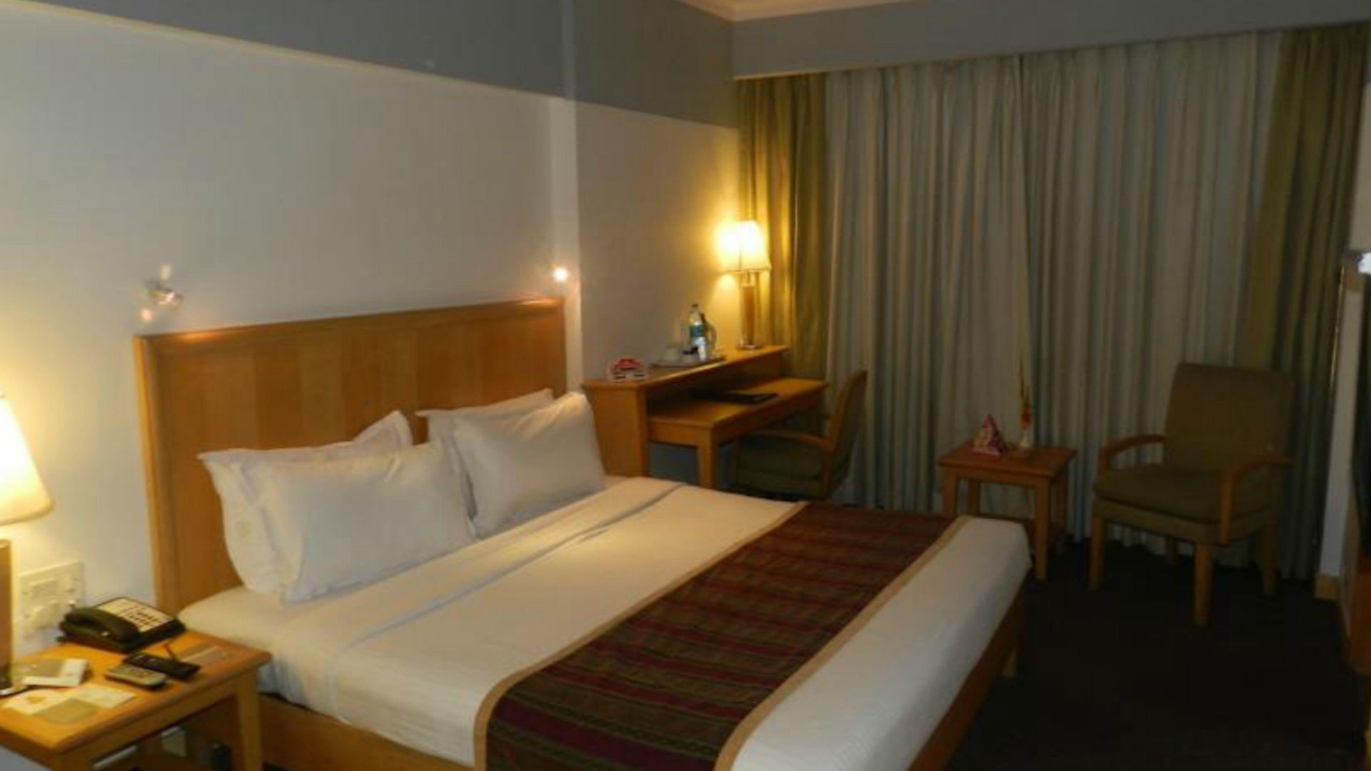 Fariyas , Colaba Hotel 4*