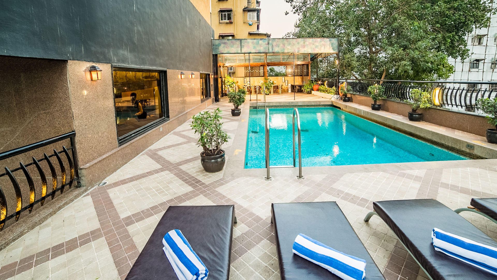Fariyas , Colaba Hotel Mumbai