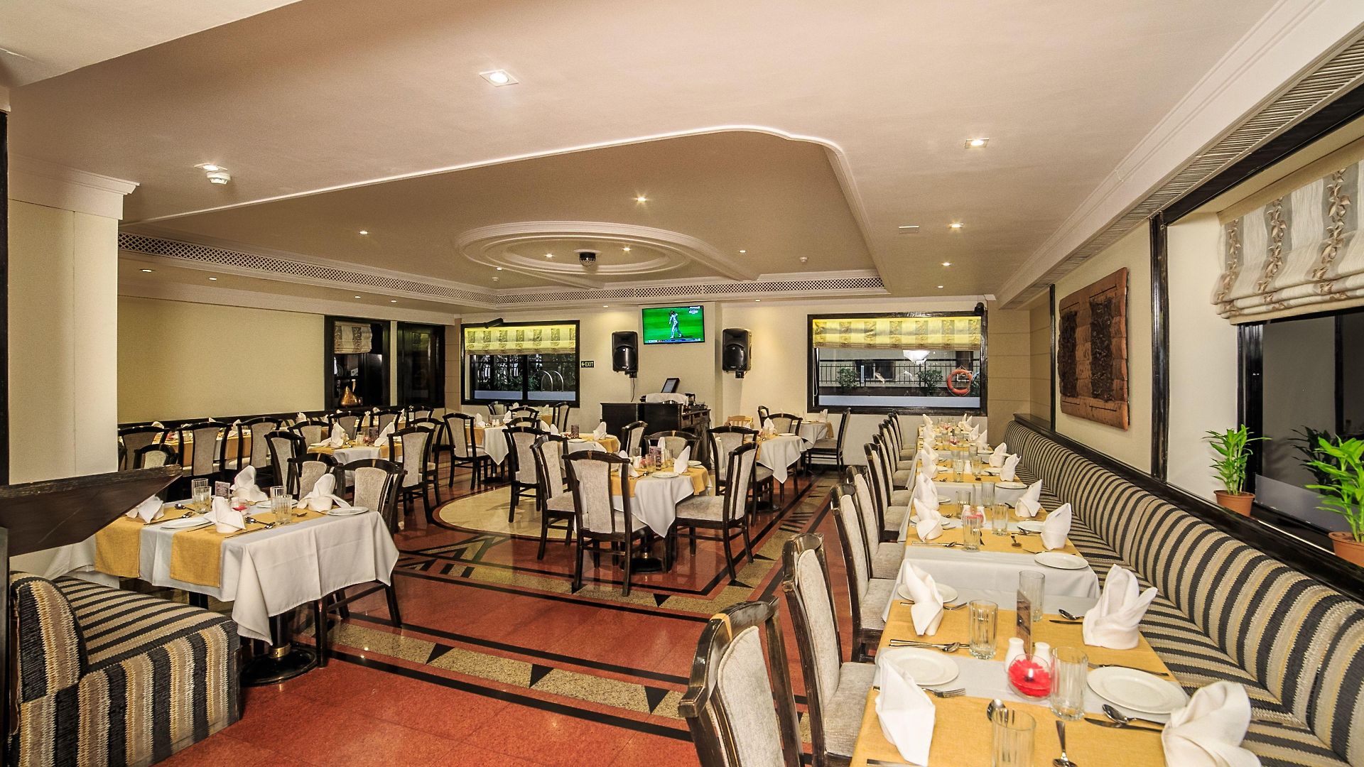 Fariyas , Colaba Hotel