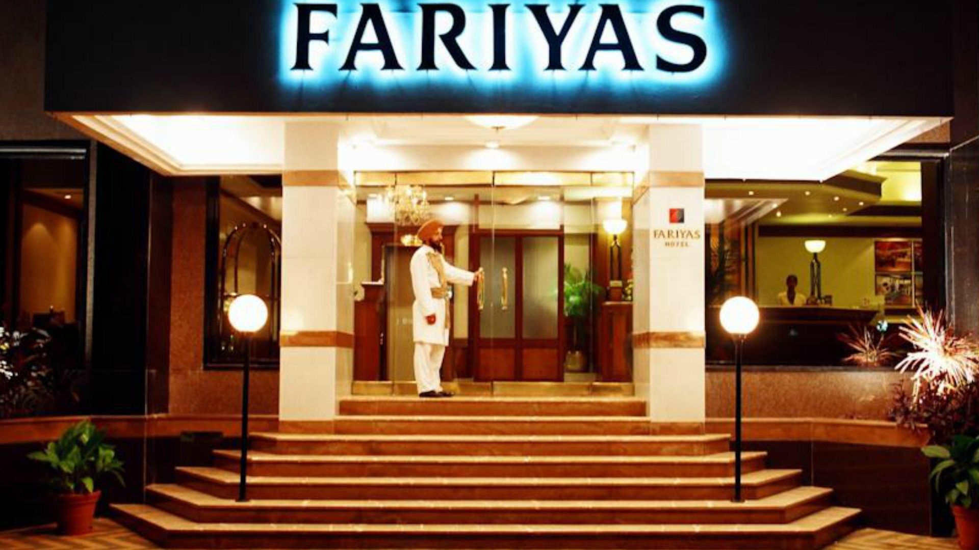 Fariyas , Colaba Hotel