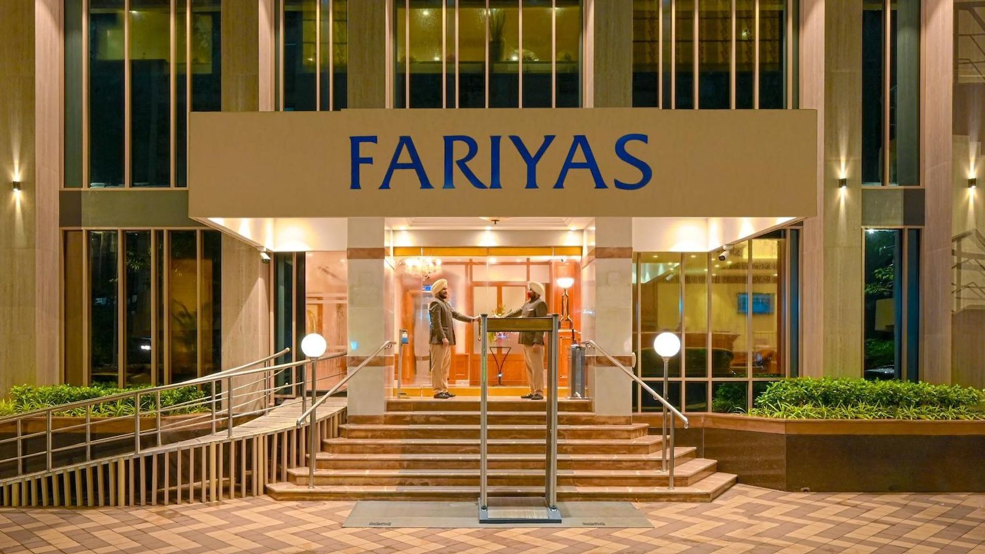 Fariyas , Colaba Hotel