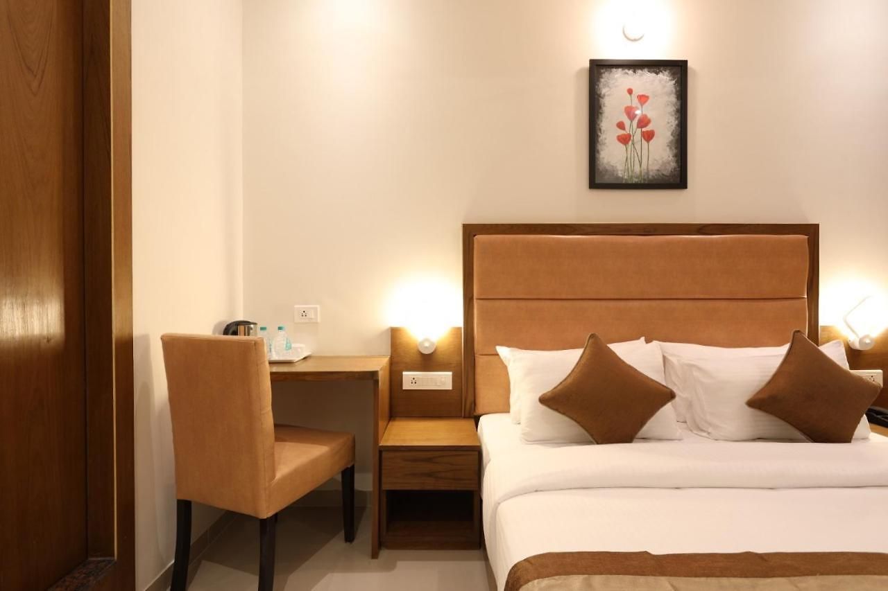 The Azure 3* Mumbai