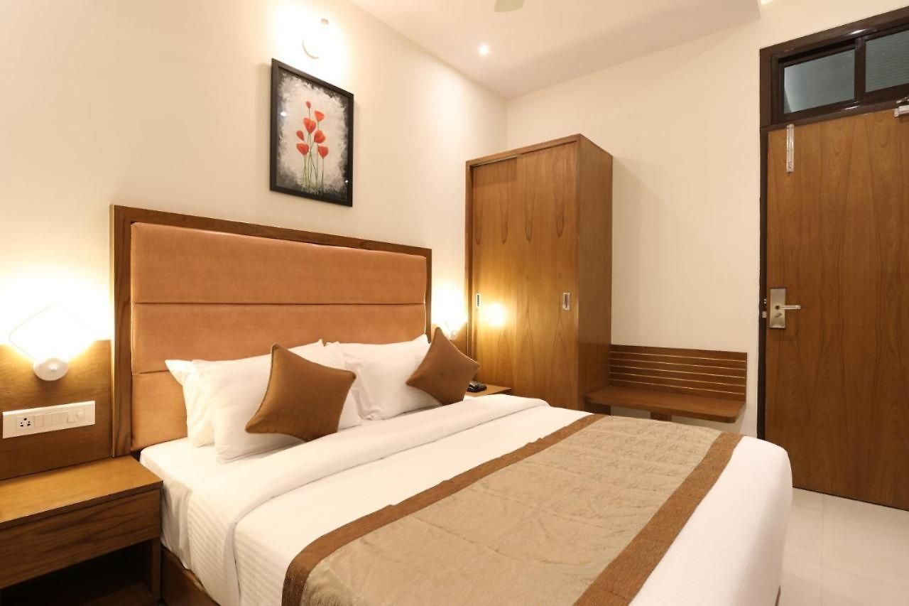 Hotel The Azure Mumbai