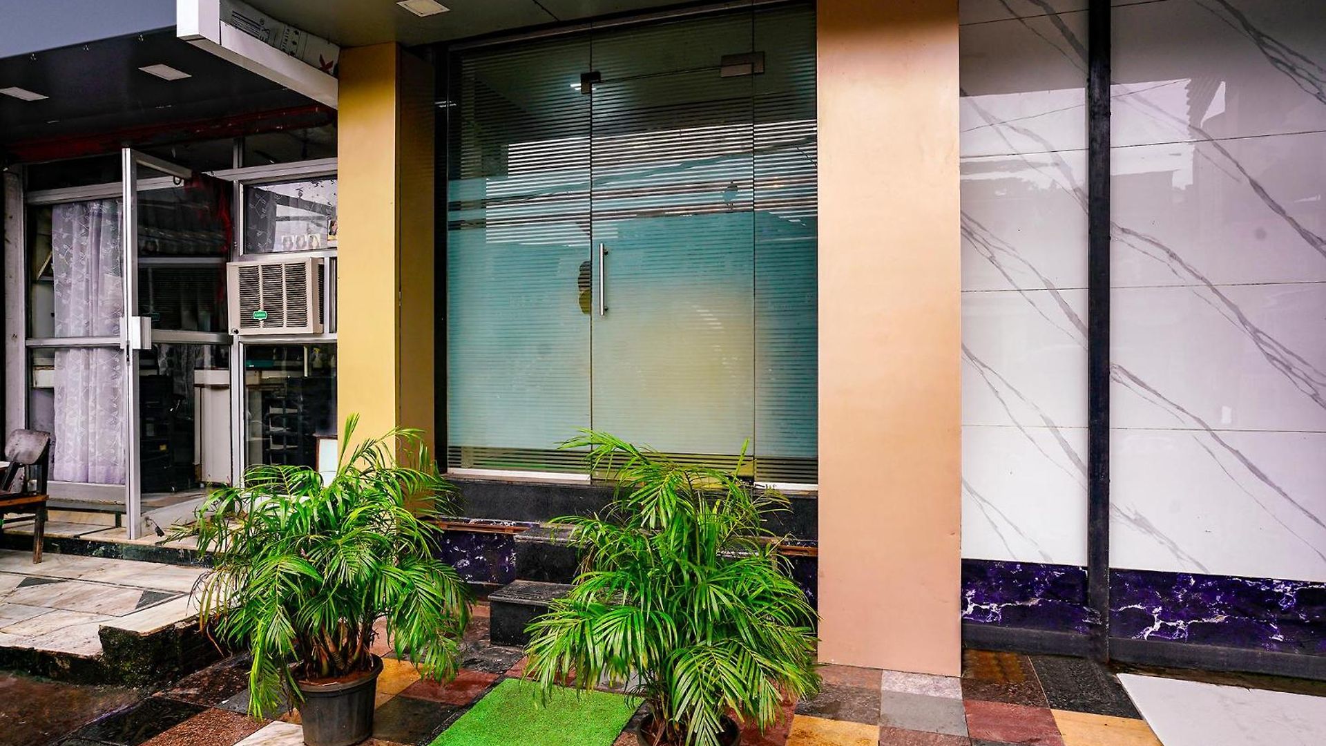 Via Chembur Residency 4*