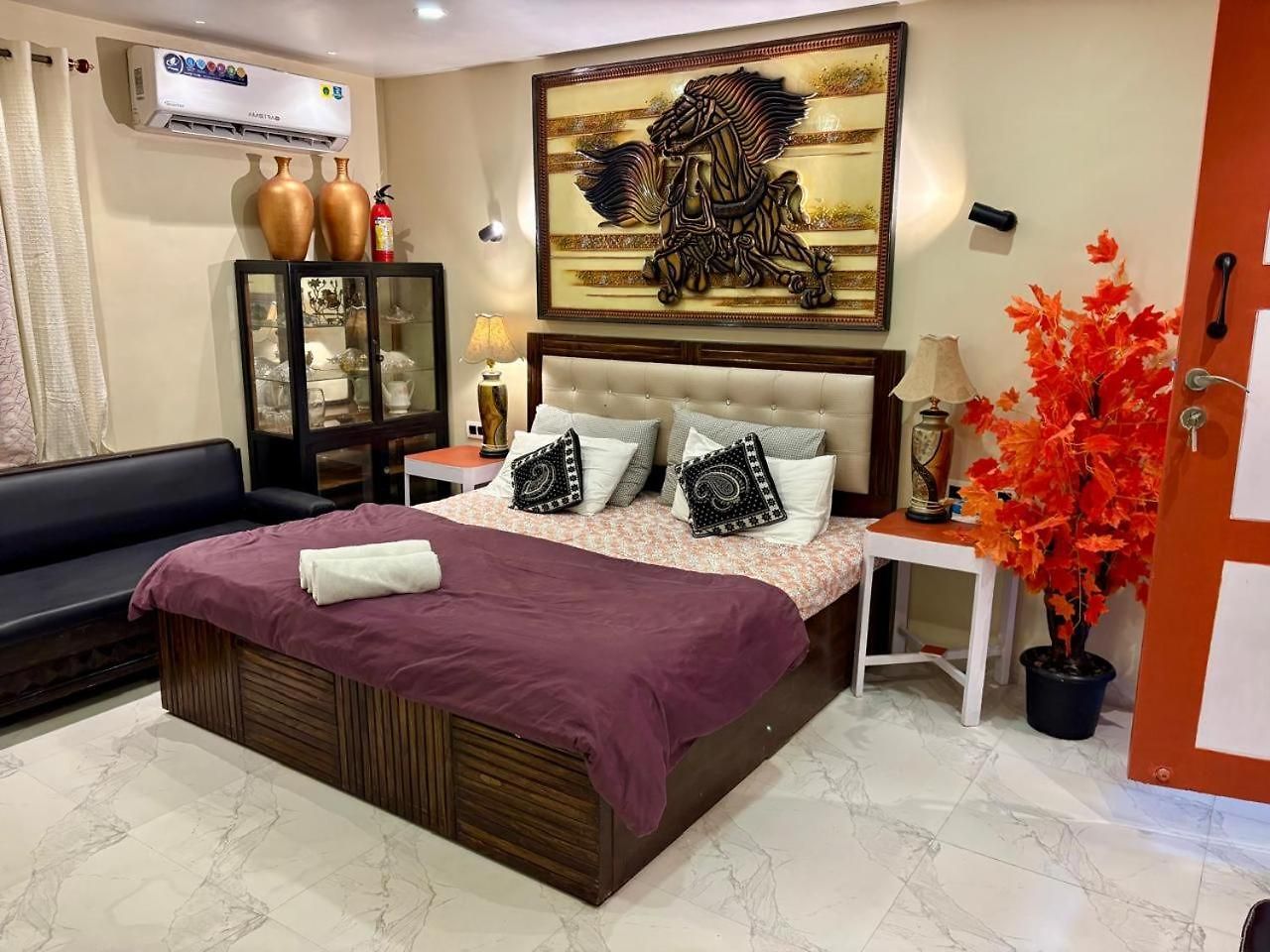 - 27, One Bedroom Apt- Bandra West Apartment Mumbai