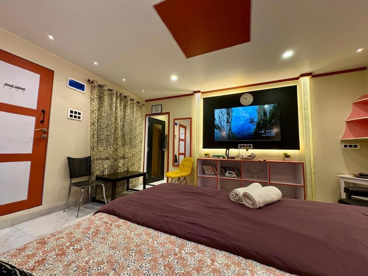 - 27, One Bedroom Apt- Bandra West * Mumbai