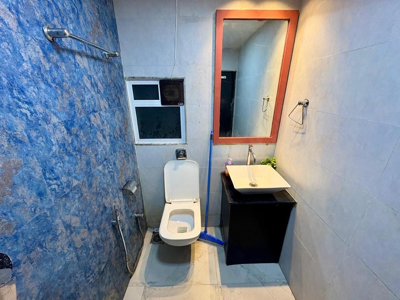 - 27, One Bedroom Apt- Bandra West Apartment Mumbai