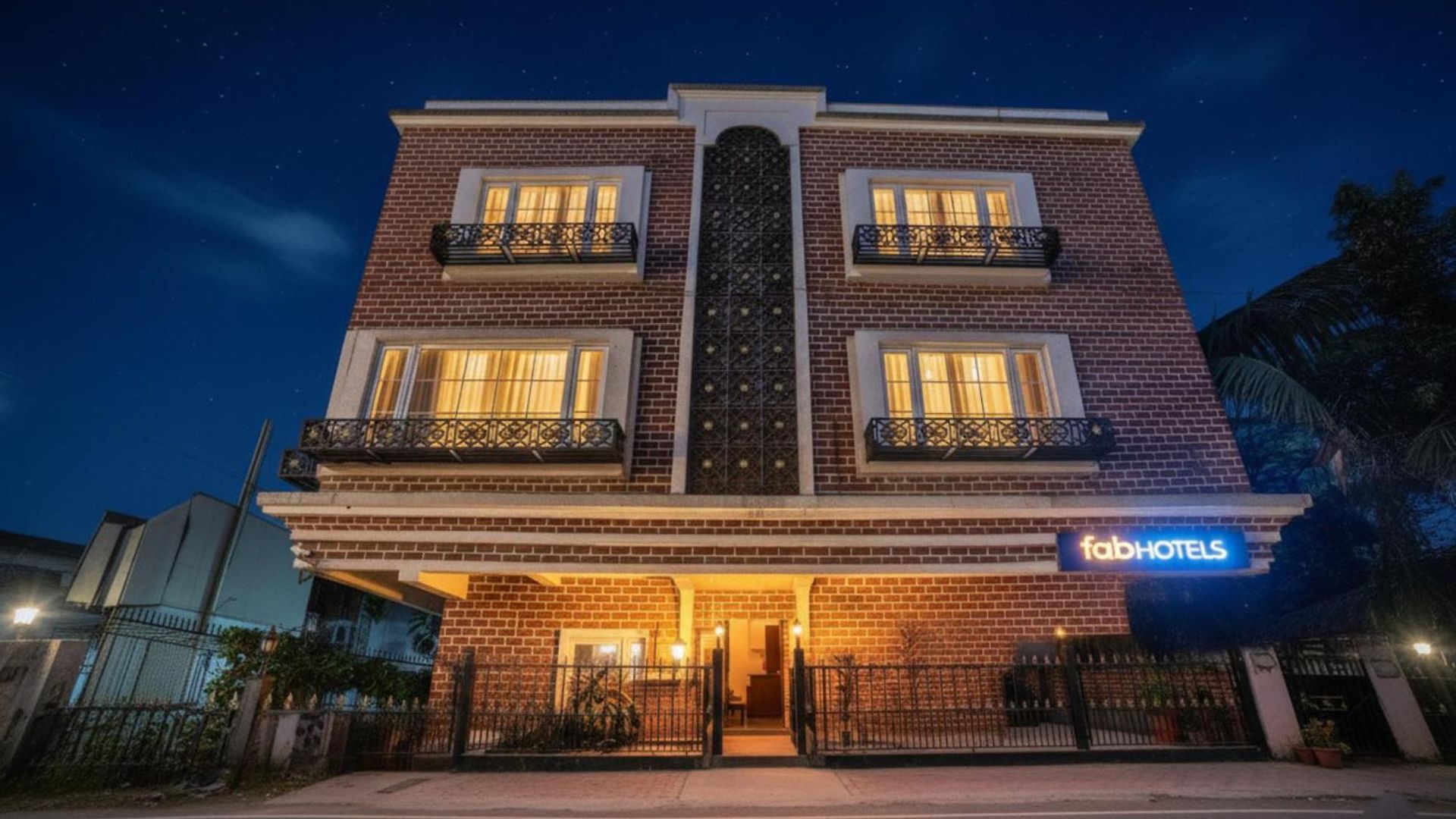 Fabhotel Corporate Jb Nagar - Nr Airport