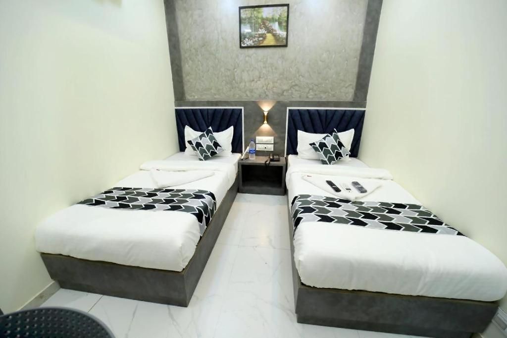 Guest house N M Nr Kokilaben Hospital