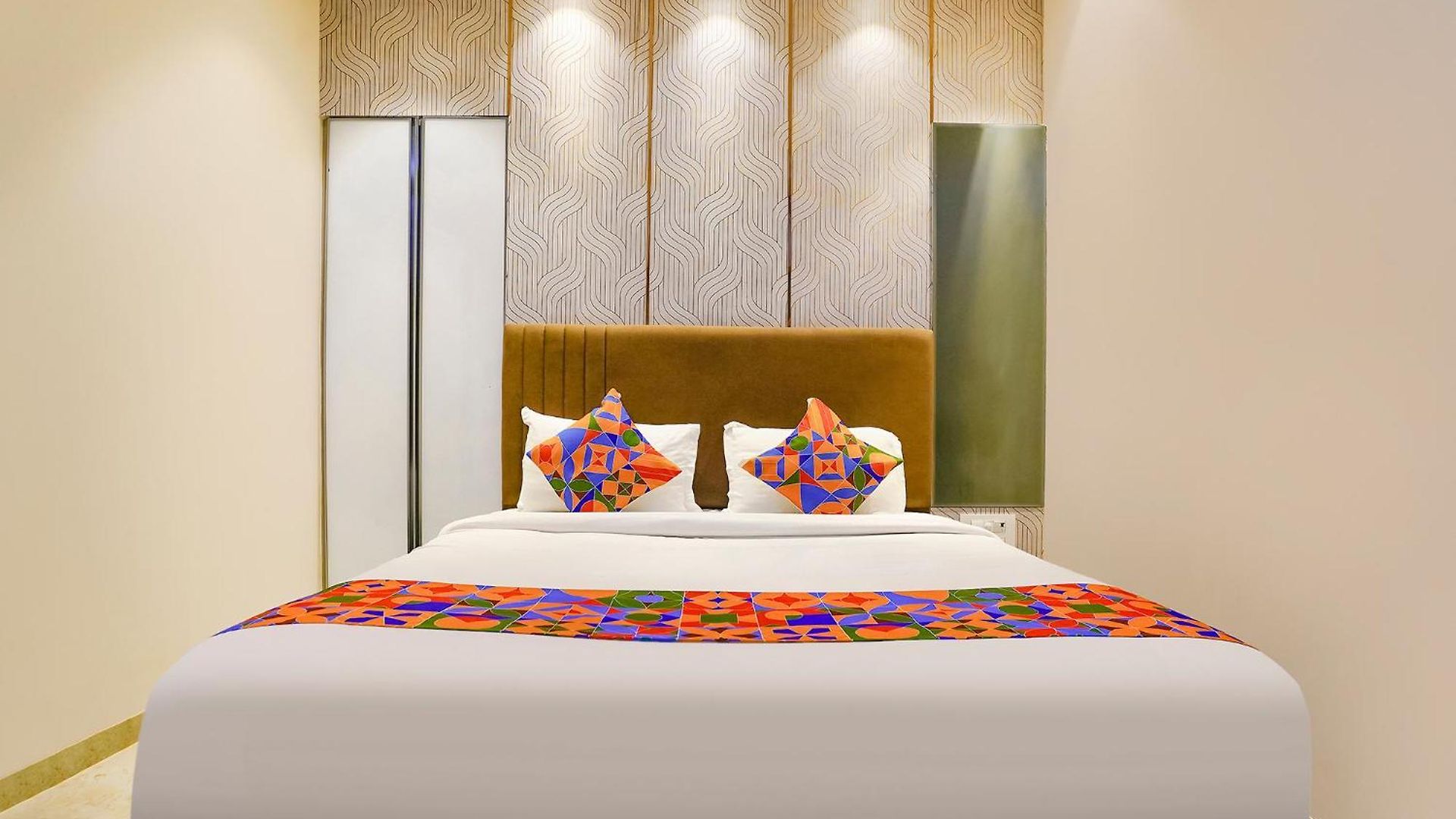 Fabhotel Nexus - Nr Nesco Hotel