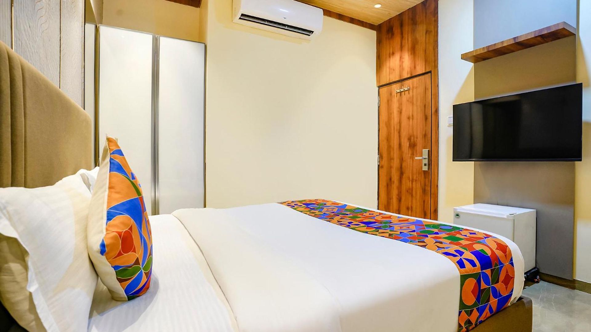 Hotel Fabhotel Nexus - Nr Nesco