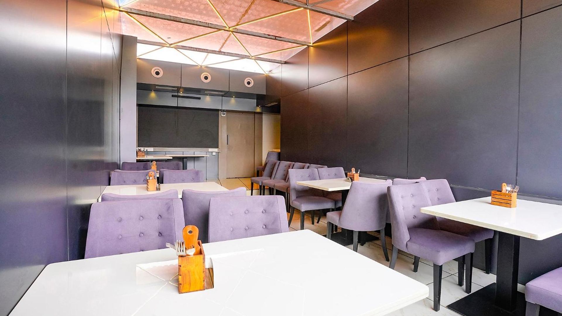 Fabhotel Nexus - Nr Nesco Mumbai