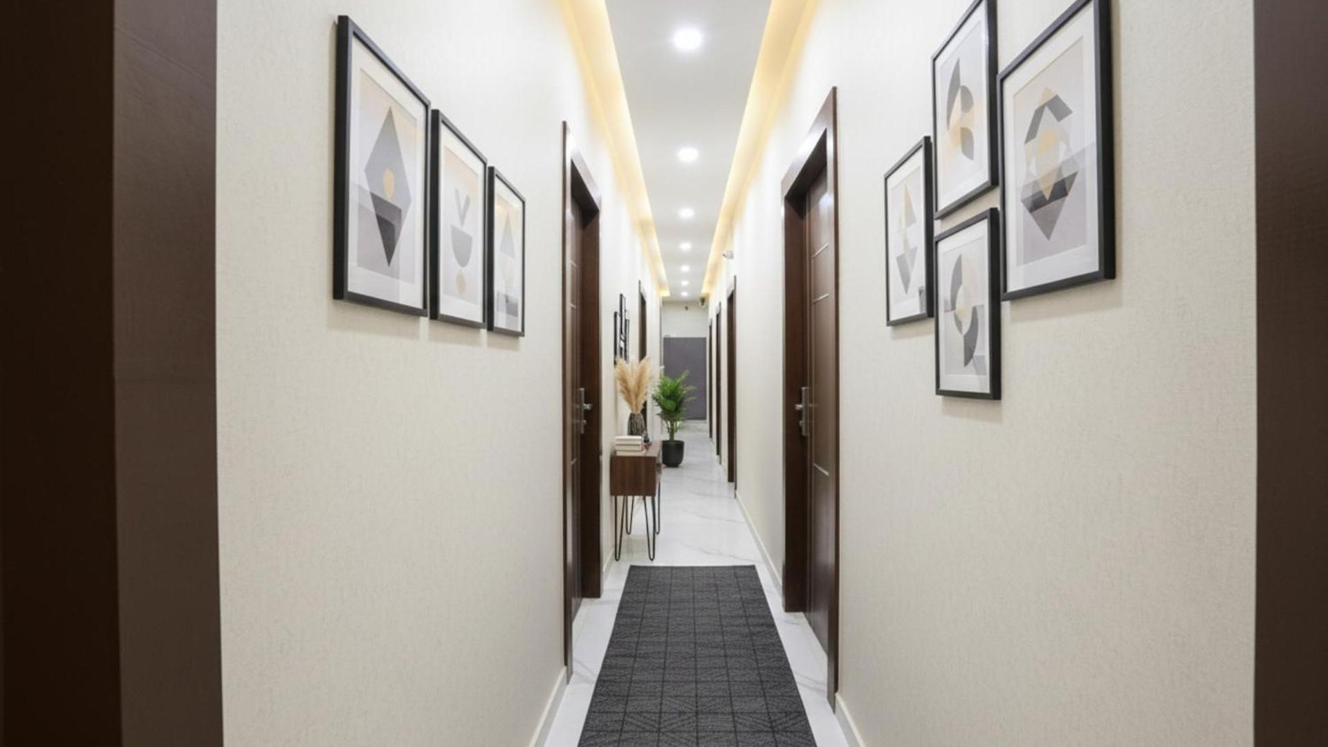 Hotel Fabhotel Freedom International Mumbai