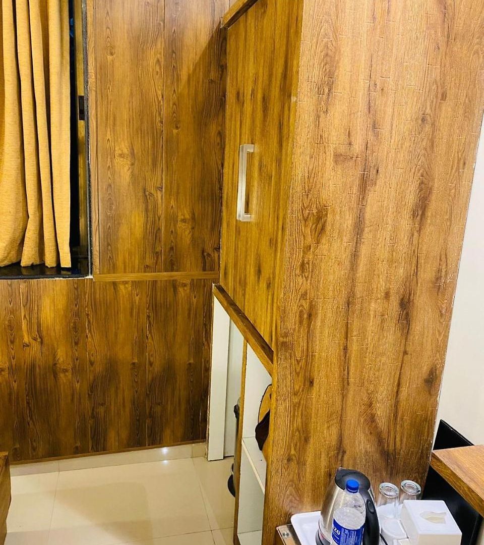 Double Crown Airport T2 Hotel Mumbai