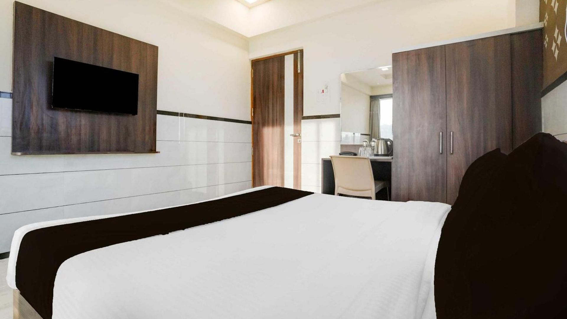 Hotel Collection O Mumbai-ahmedabad Highway 3*