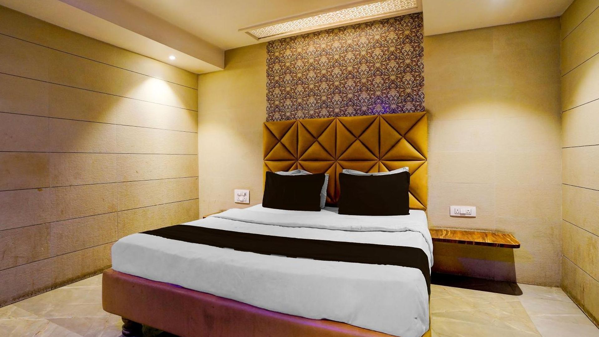 O Diana Palace & Boarding Hotel 3*