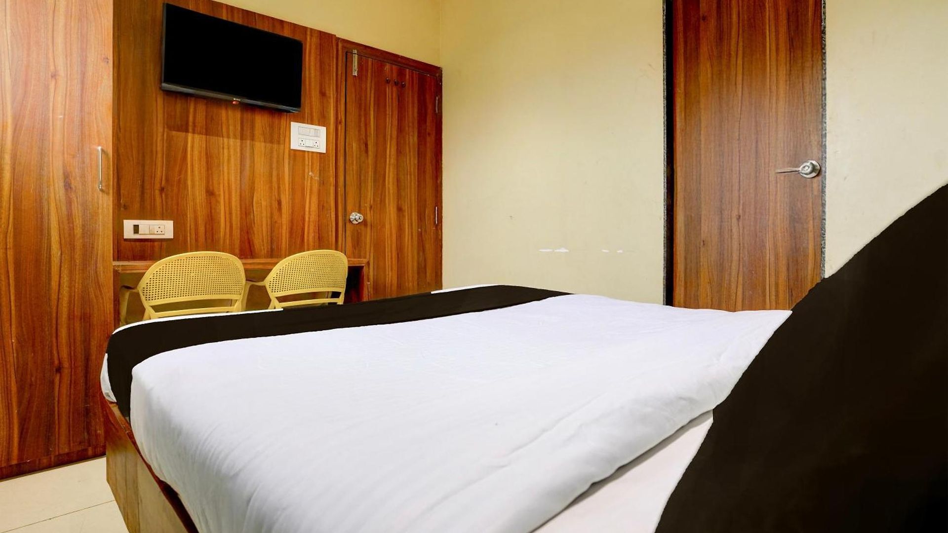 O Shubham & Boarding Shahad Railway Station 3*
