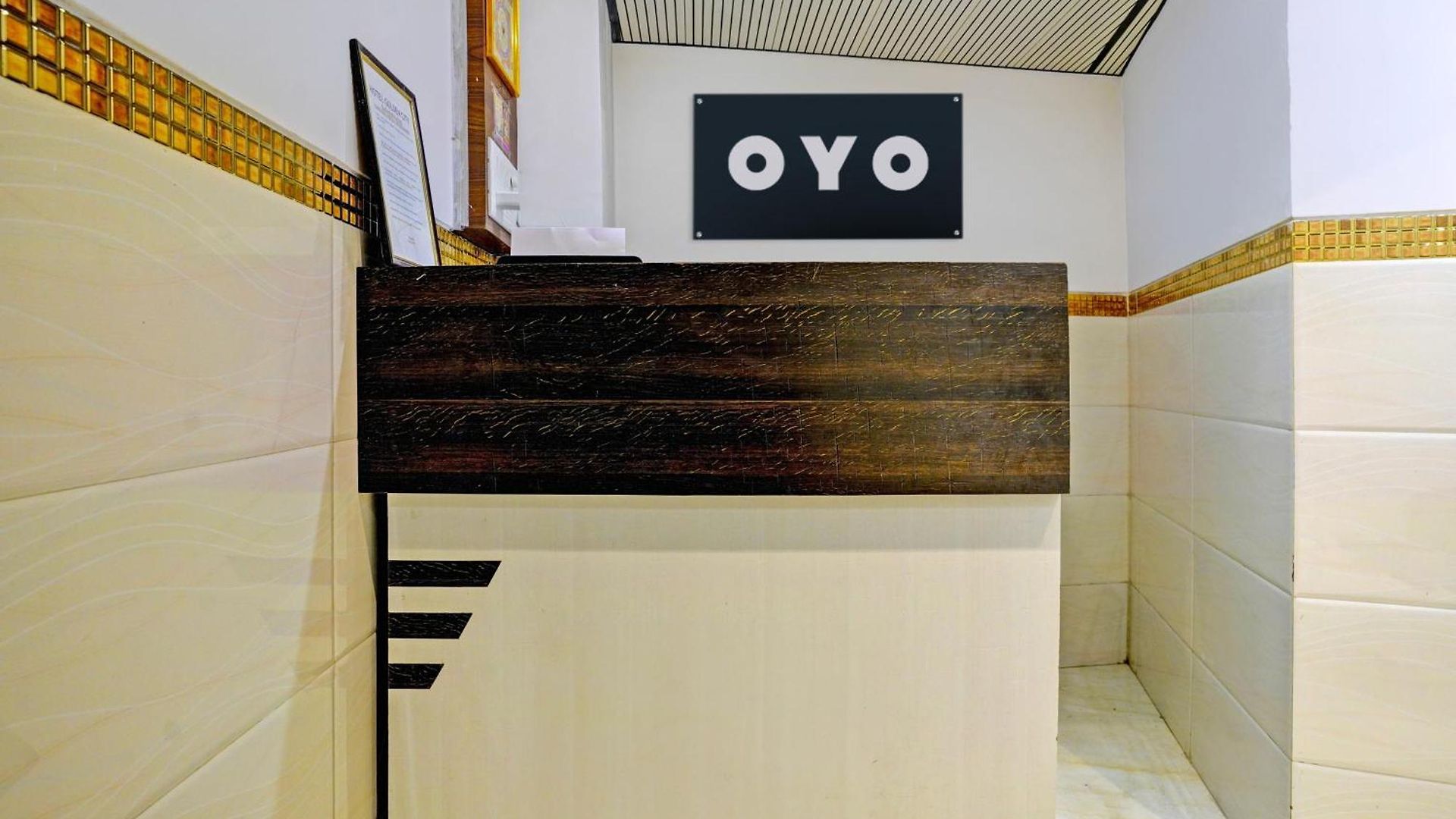 Hotel O Golden Mumbai